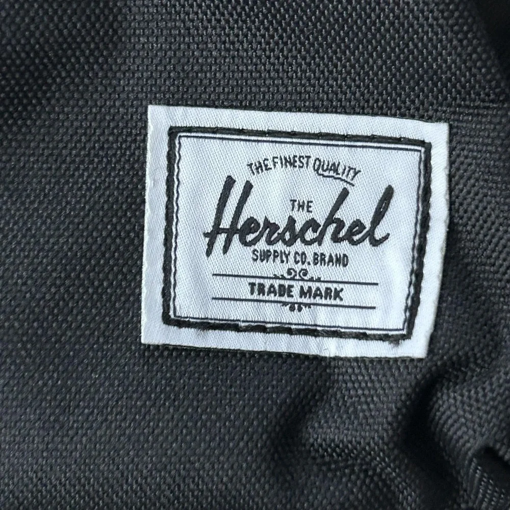 Herschel Seventeen‎ Black Waist Pack Fanny Bag Mens One Size Adjustable Strap